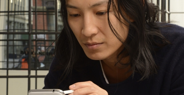 Colaborare inedita intre Samsung si desginerul Alexander Wang