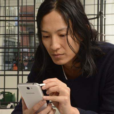 Colaborare inedita intre Samsung si desginerul Alexander Wang