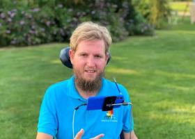 Mihai Neșu, mesaj din scaunul cu rotile despre facilitățile tăiate pentru persoanele cu dizabilități