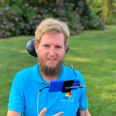Mihai Neșu, mesaj din scaunul cu rotile despre facilitățile tăiate pentru persoanele cu dizabilități