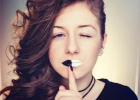 7 trasaturi care o fac de neuitat pe femeia Gemeni