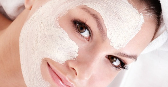 Masti pentru tenul cu probleme: cum scapam de tendinta acneica si de uscaciunea pielii cu ingrediente naturale