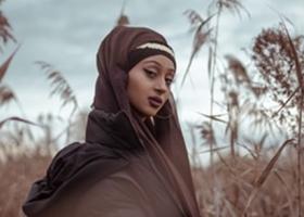 Interviu Alduts Sherdley - artista cool a noii generații. De la copila care iubea muzica, la cântăreața de Trap și Neo Soul