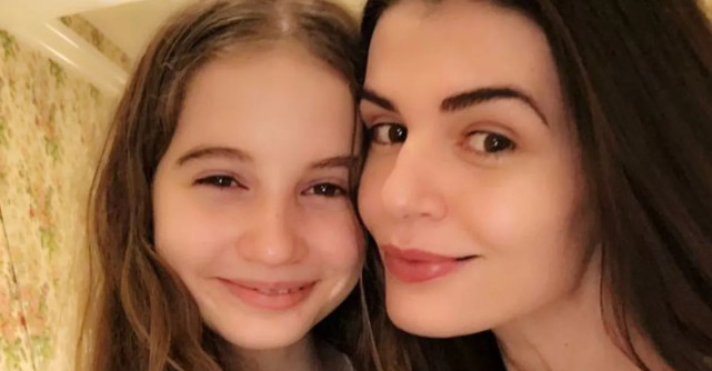 Monica Gabor, emoționată după ce fiica sa, Irina Columbeanu, a defilat pentru Cătălin Botezatu la Transilvania Fashion Festival