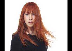 Balayage arămiu - culoarea-vedetă care pune în valoare toate nuanțele de ten