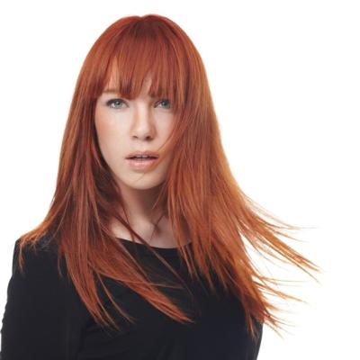 Balayage arămiu - culoarea-vedetă care pune în valoare toate nuanțele de ten