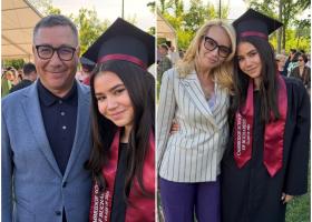 Daciana Sârbu și Victor Ponta, reuniți pentru fiica lor. Irina a absolvit liceul, iar părinții au transmis mesaje emoționante