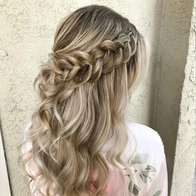 5 idei de coafuri superbe pentru seară