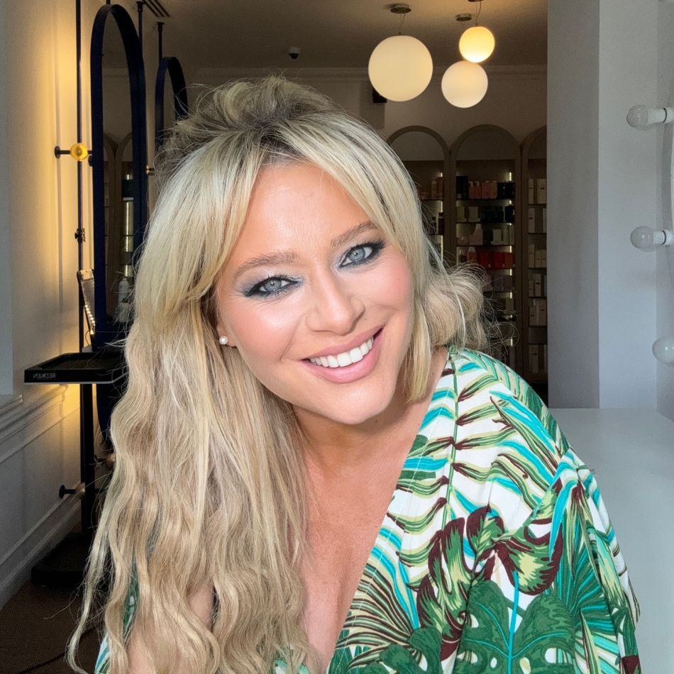 Imagini de la botezul micuței Aida, cea de-a patra fiică a Laurei Cosoi. Actrița a radiat de fericire