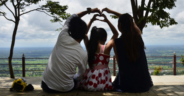 Să zâmbim: 7 Glume cu și despre părinți