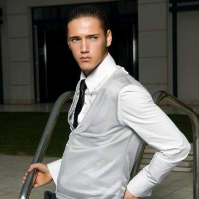 10 Accesorii indispensabile pentru mire