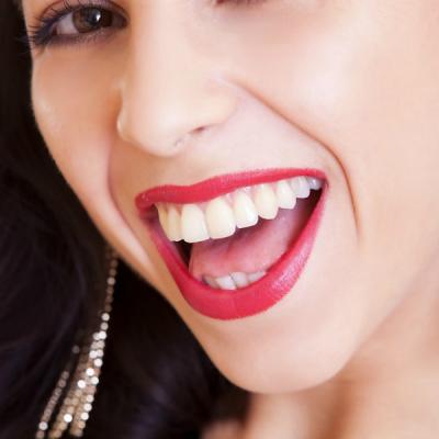 5 sfaturi esențiale pentru dinți și gingii sănătoase