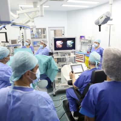 Premiera nationala la Sanador:  utilizarea robotului Avicenna in realizarea celei mai putin invazive operatii de litiaza renala