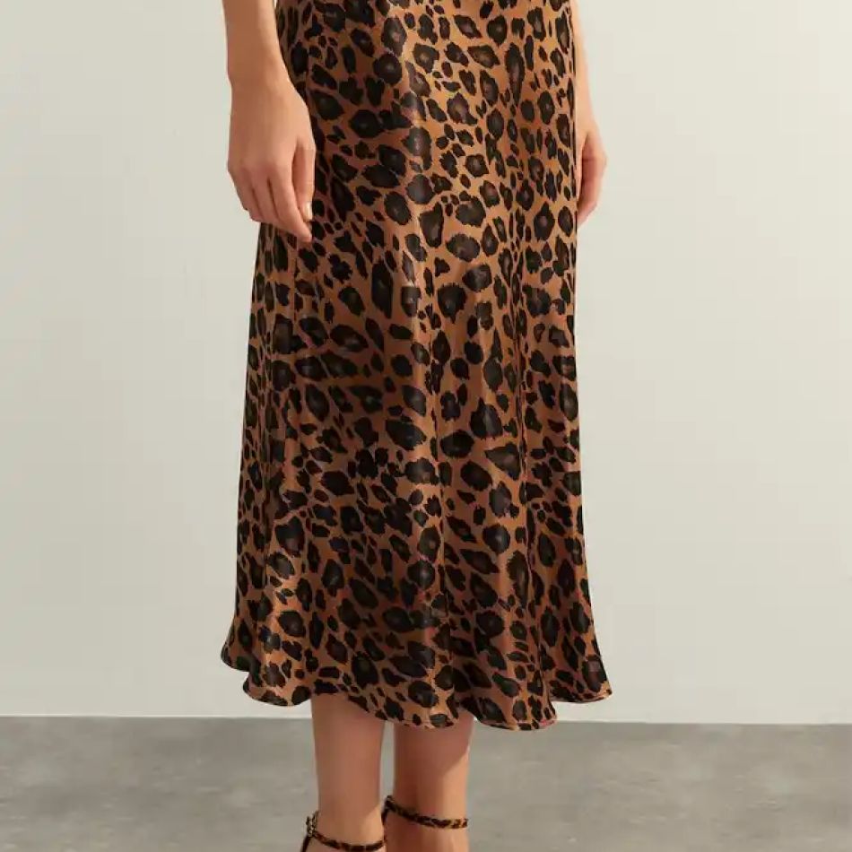 Reînnoiește-ți garderoba de primăvară cu cele mai frumoase fuste ale sezonului