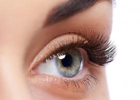 Trucuri pentru priviri mai senzuale: Laminarea genelor