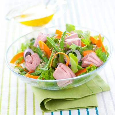 Salata cu ton RIO Mare, fasole si morcovi 