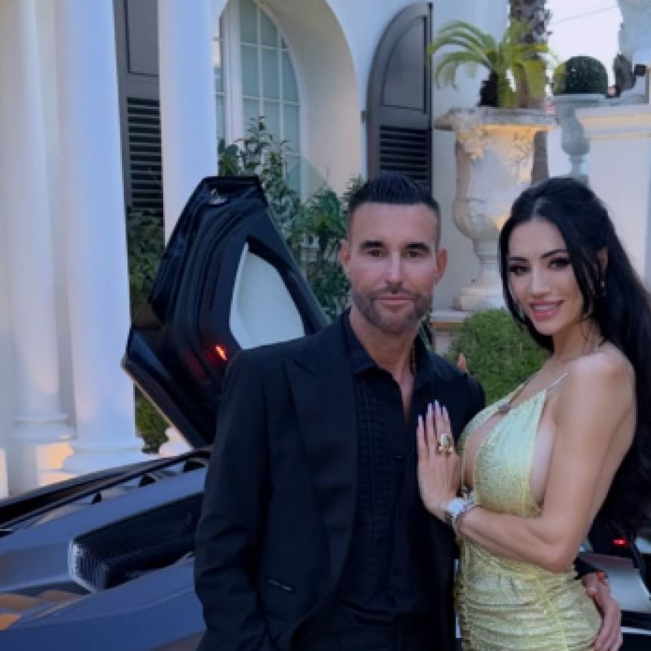 Imagini controversate cu Philipp Plein și Andreea Sasu. Gesturile designerului au stârnit reacții dure în mediul online