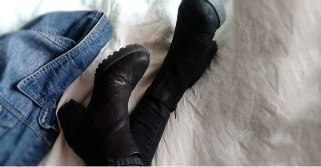 Botinele din texturi deosebite - cum sa le porti