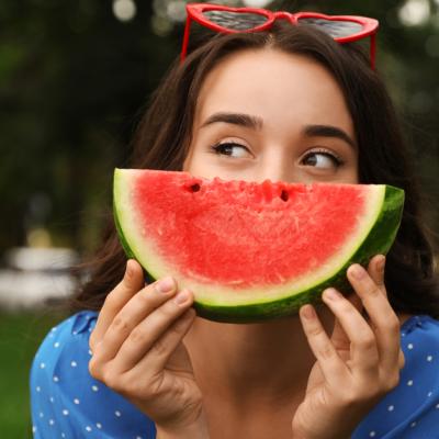 Ești ceea ce mănânci:  Alimente care îți mențin pielea hidratată