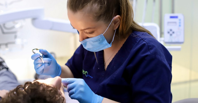 Lucruri de știut înainte de a opta pentru tratamentul cu Invisalign