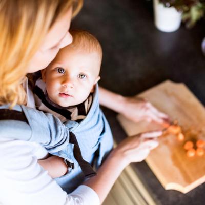 Top 5 Cele mai bune sisteme de purtare pentru bebeluși și copii mici