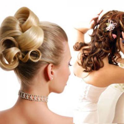 Coafuri romantice pentru cele mai frumoase mierese