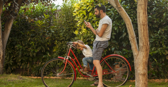 Cum să încurajezi pasiunea pentru ciclism în rândul copiilor