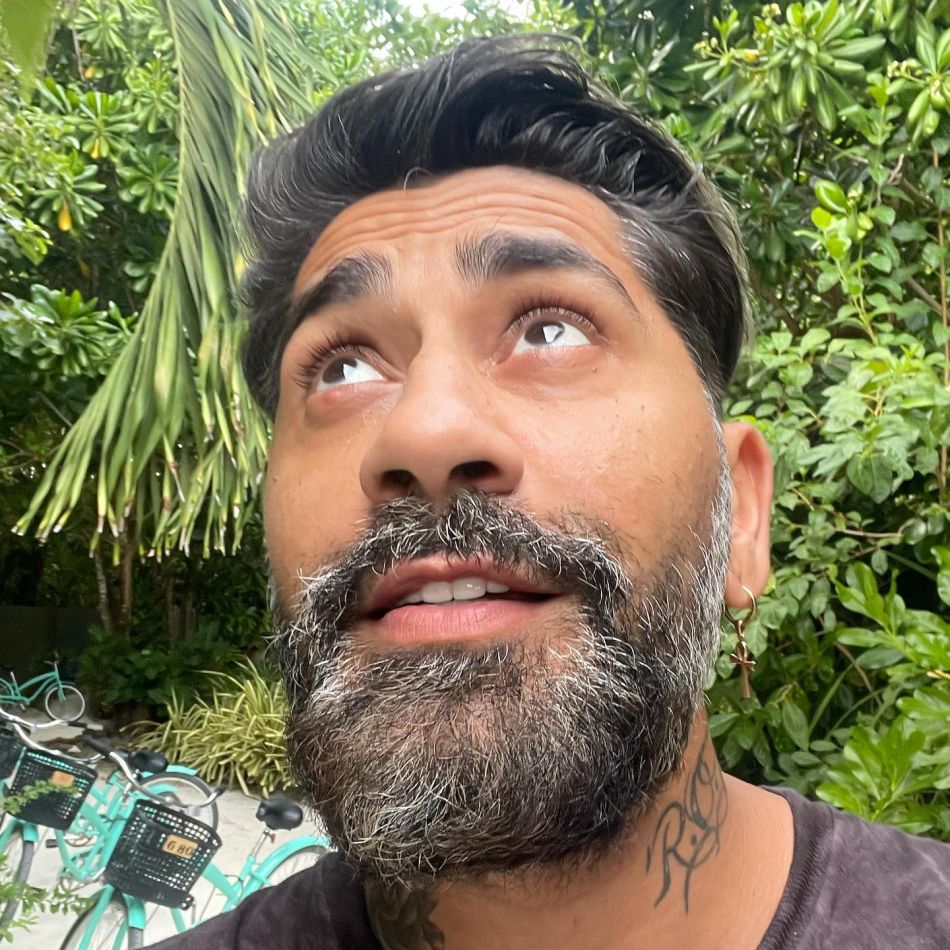 Connect-r și Smiley s-au îndrăgostit de aceeași femeie, iar ea, într-un final, l-a ales pe Marius Moga!Dezvăluirile artistului