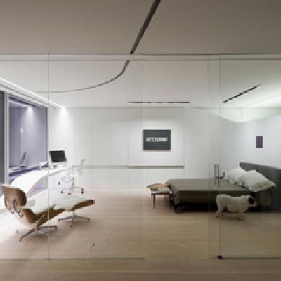 Viata printre carti si arta: mansarda din New York