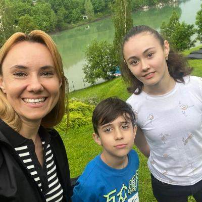  Oana Ioniță,dezvăluiri emoționante în emisiunea Cristinei Șișcanu:Fiica ei a aflat abia acum cine este tatăl său biologic