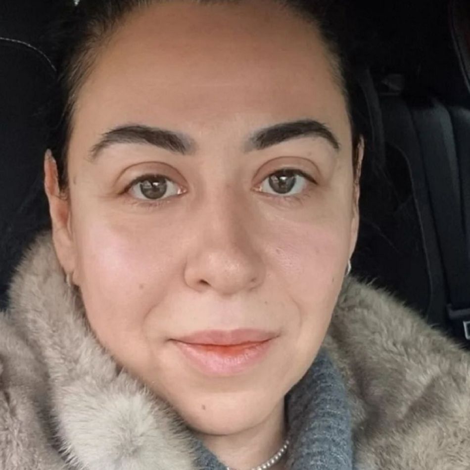 Oana Roman și fiica sa, Isabela, momente dificile după înmormântarea Mioarei Roman. Ambulanța a ajuns în miez de noapte