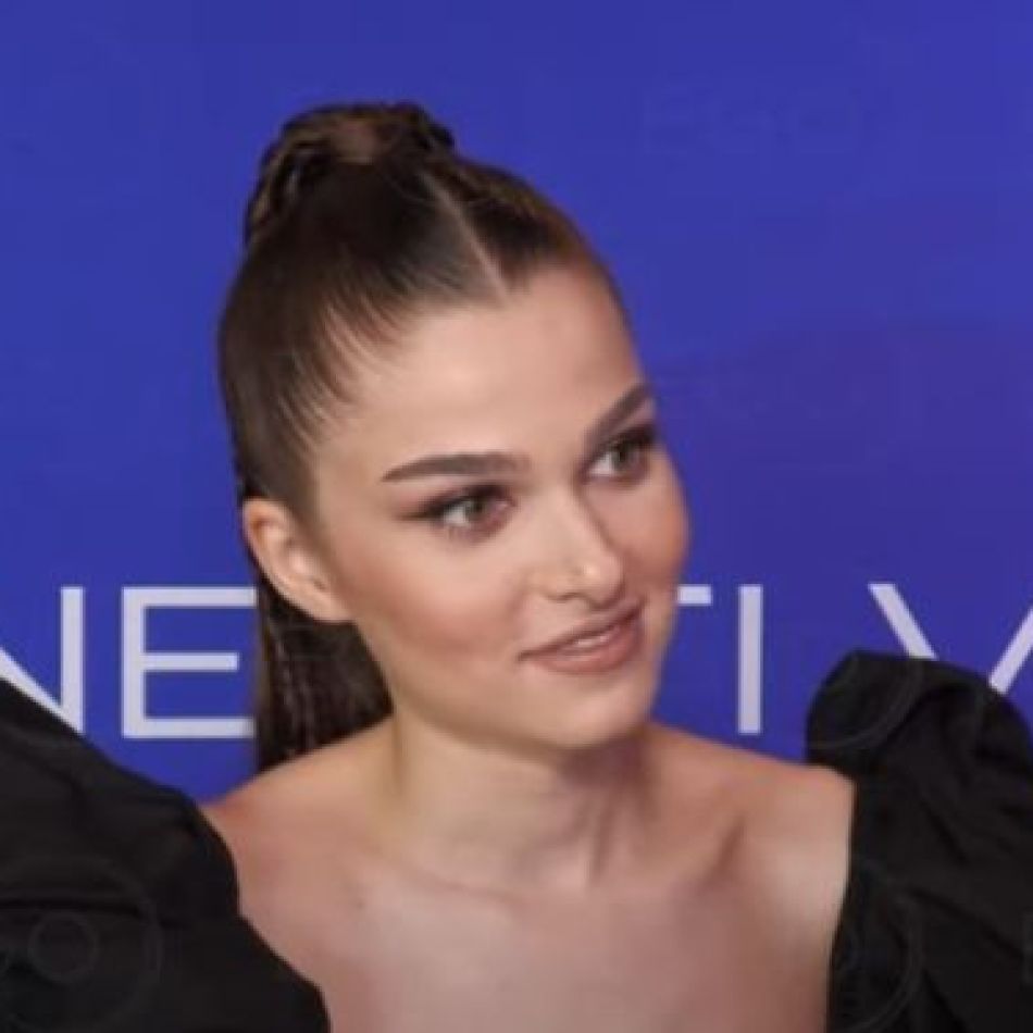 Theo Rose, artistă de talie înaltă! Suma incendiară pe care o cere pentru un eveniment privat