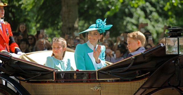 FOTO: Kate Middleton surprinde cu un nou look. Viitoarea regină și-a făcut o schimbare radicală