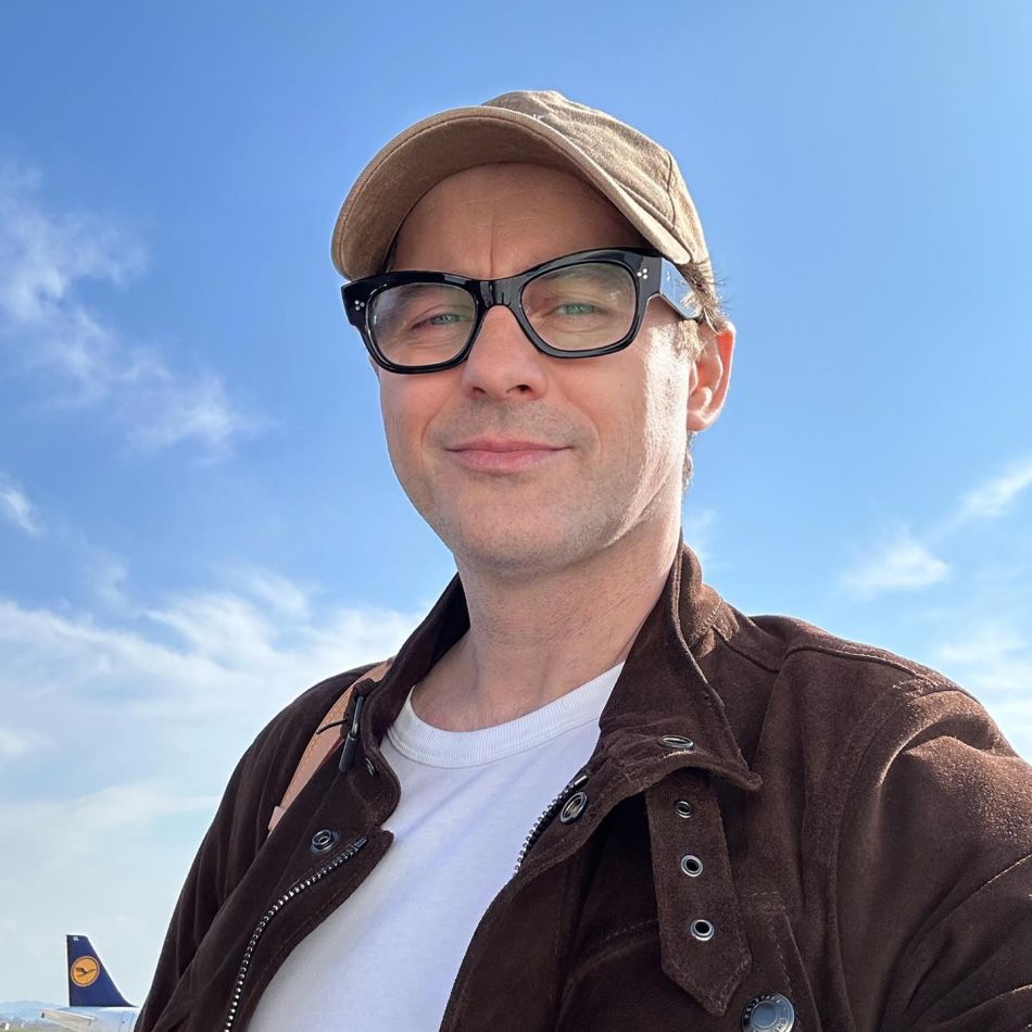 Doliu imens pentru Adrian Sînă! Mama artistului s-a stins din viață, chiar de ziua fiicei sale 