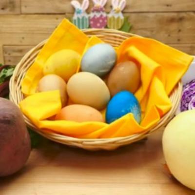 Cum sa vopsesti ouale de Paste folosind colorant NATURAL?