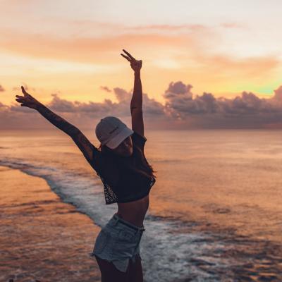 Descoperă 15 de modele de pantaloni scurți pentru femei. Alegerea perfectă pentru ținutele din această vară