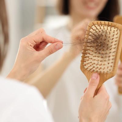 Minoxidil pentru femei: cum acționează asupra căderii părului