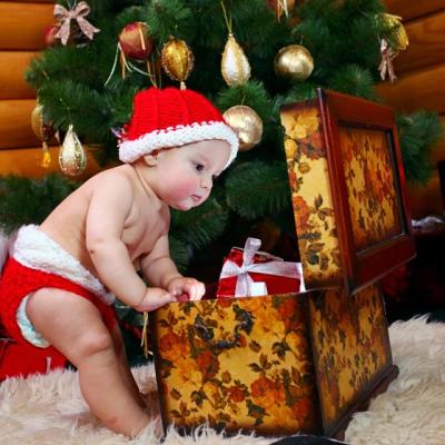 Un copil din Romania poate aprinde bradul de Craciun de la Disneyland Paris