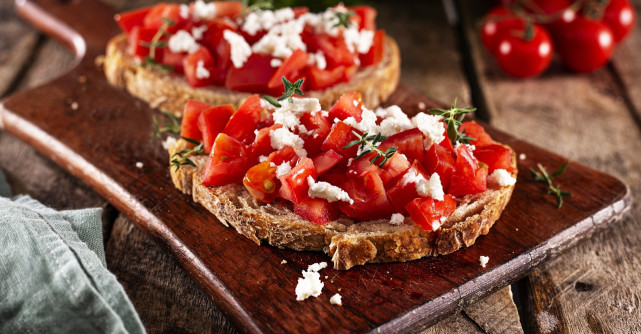 Aperitive reci - idei și rețete pentru platouri festive simple