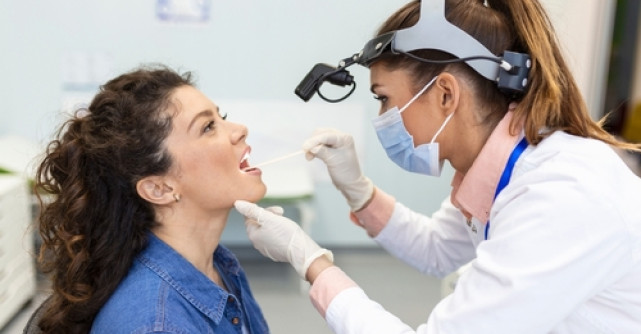 Puroi în gât - cauze, simptome și tratament eficient