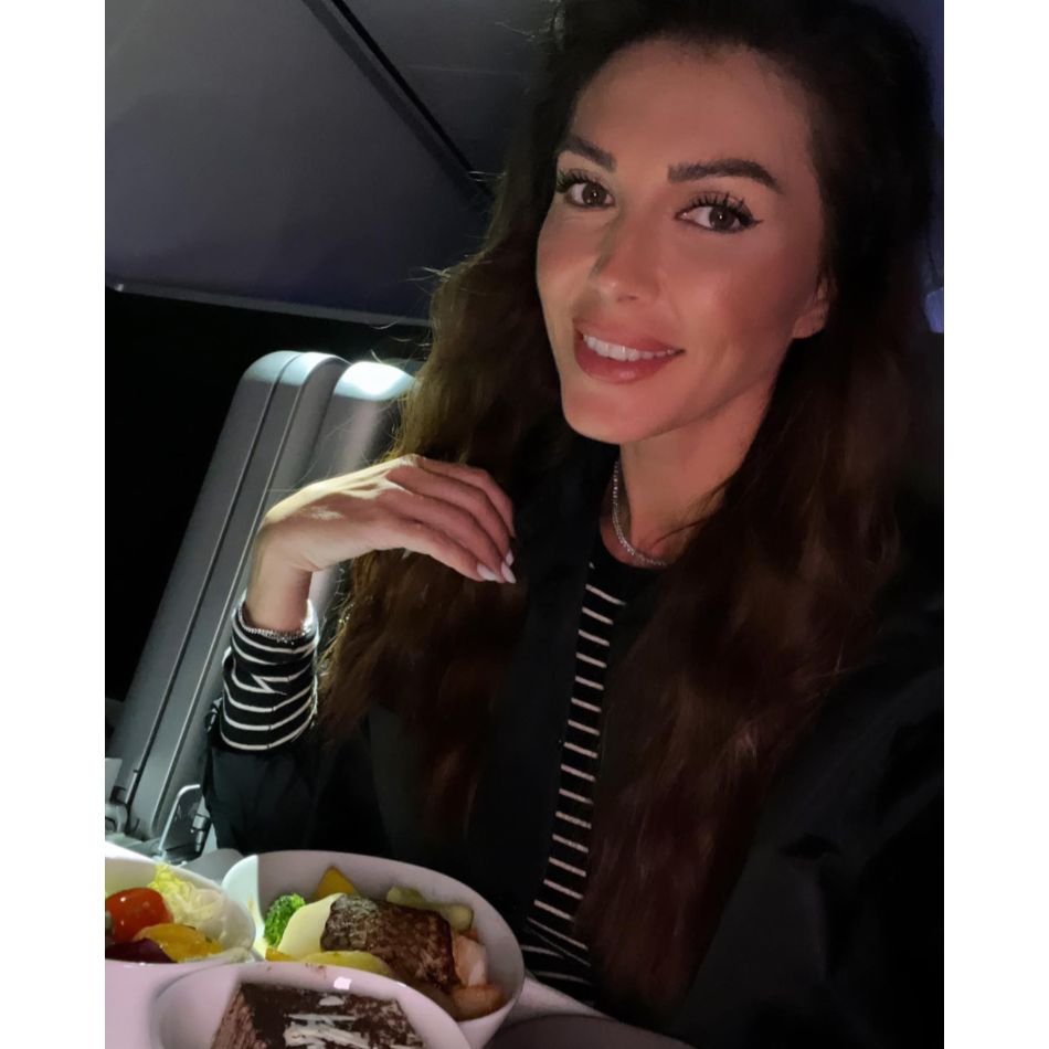 În timp ce Ilinca Vandici anunța despărțirea, Andrei Neacșu era în vacanță alături de o tânără misterioasă