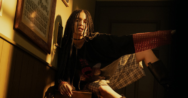 Sara James lansează noul ei single, 'PSYCHO'