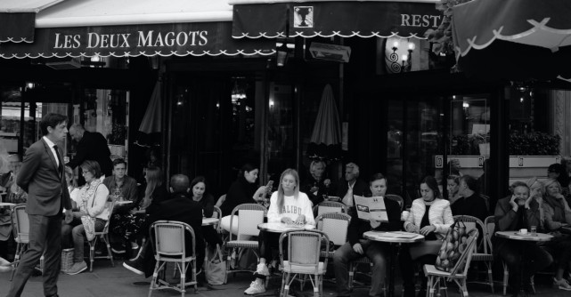10 locuri celebre din Emily in Paris pe care le poti vizita intr-un city break cu fetele