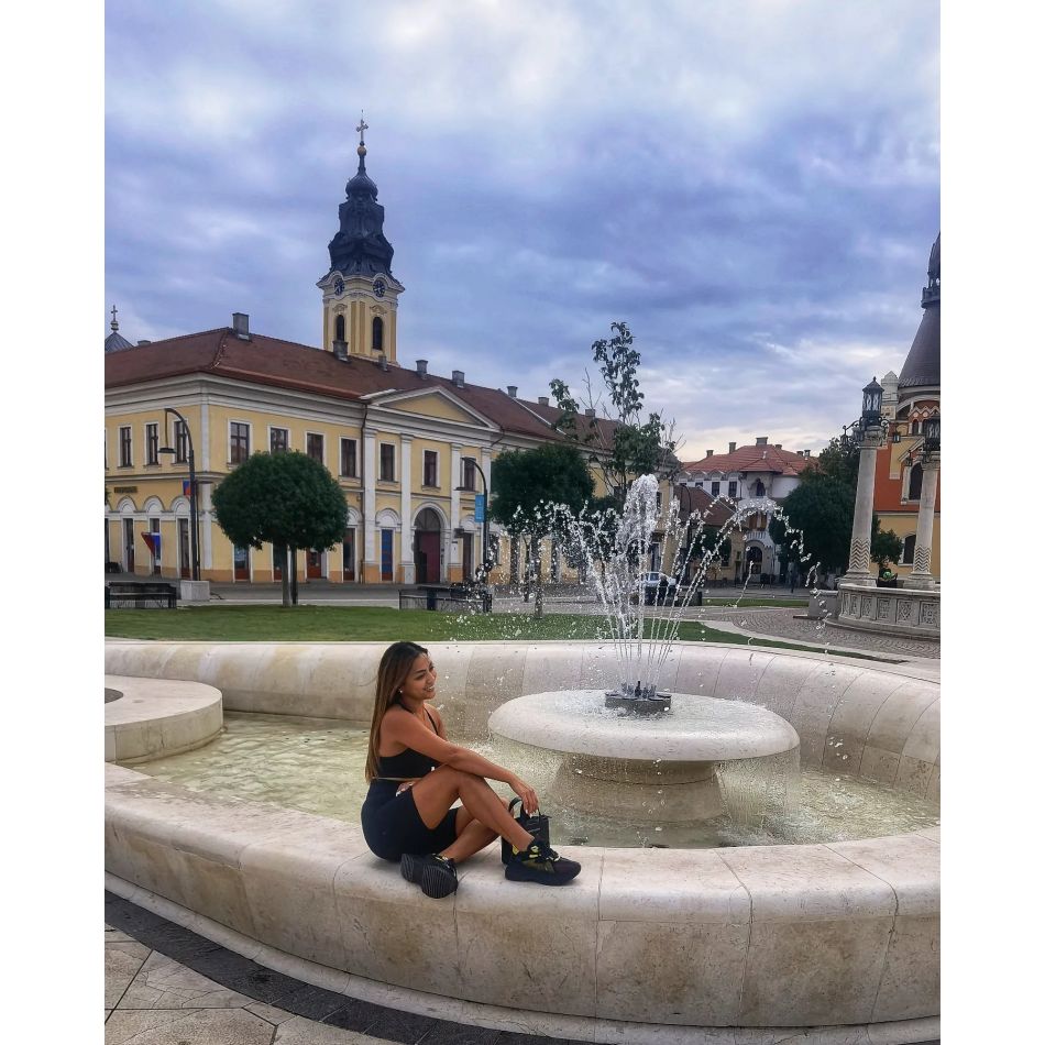 Cât de frumoasă este relația Bellei Santiago cu socrii ei! Părinții soțului artistei au învățat-o pe fiica sa limba română