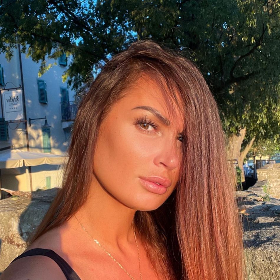 Nicoleta Luciu și-a reluat cariera de model. Vedeta dă sute de euro pe tratamente pentru a întineri cu 10 ani