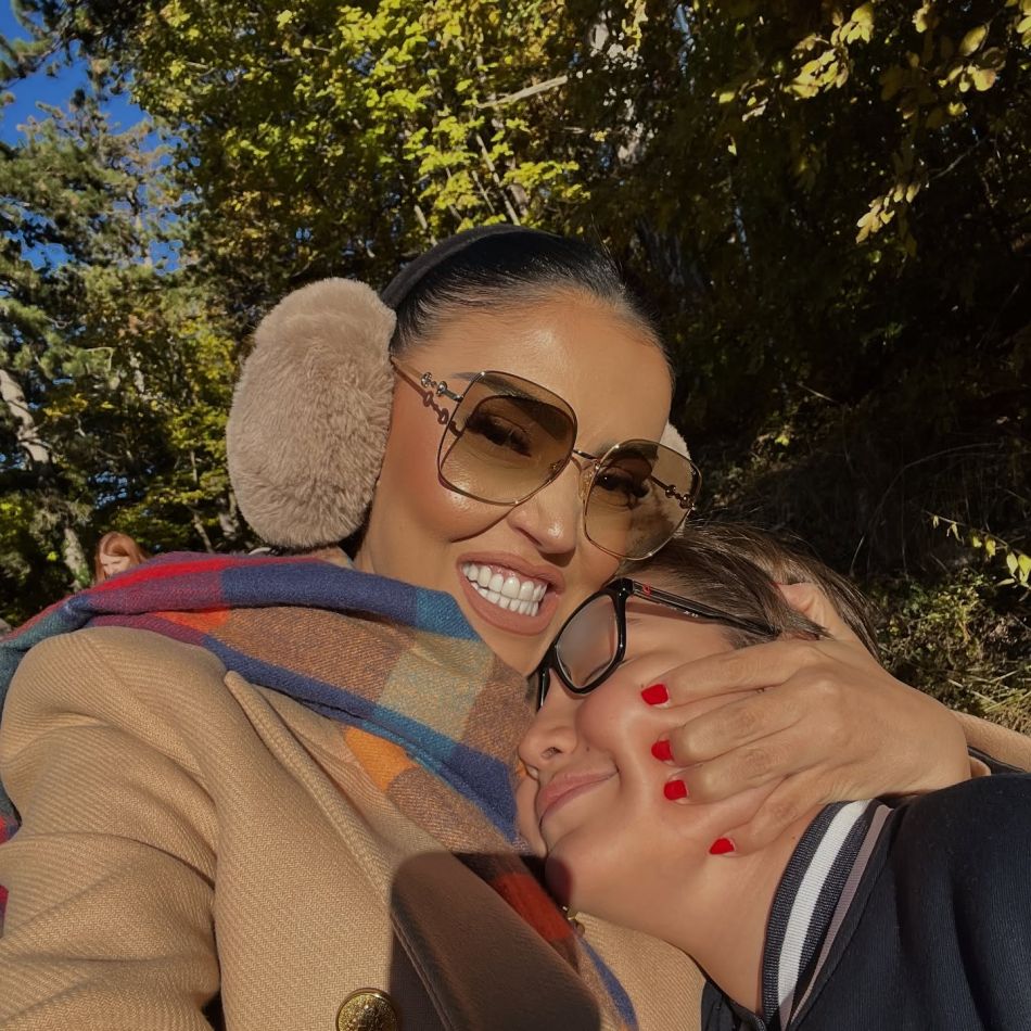 Cum se descurcă Andreea Mantea în rolul de mamă singură: Mama și sora mea sunt mereu alături de noi
