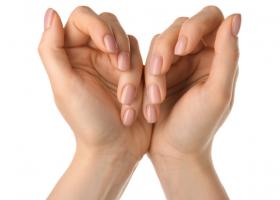 Învata cum sa ai grija singura de manichiura ta cu aceste 4 produse