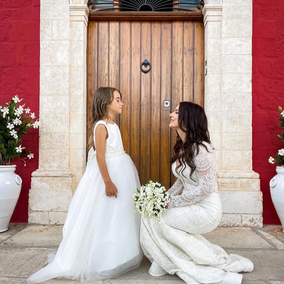 Cătălina Grama și Paul Ipate s-au căsătorit civil, în Italia. Imagini de la nunta celor doi