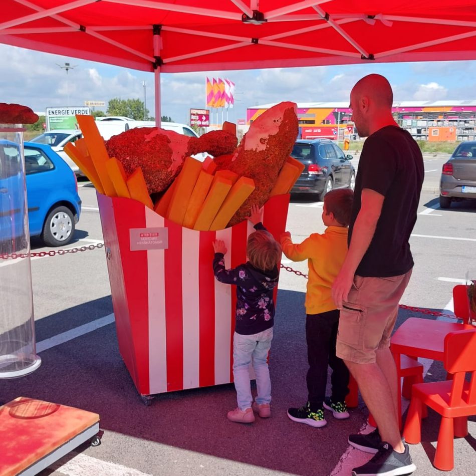 Începe Caravana Akademia Kinderland, ediția 2023: școala mobilă de alimentație sănătoasă pentru copii ajunge în vestul țării