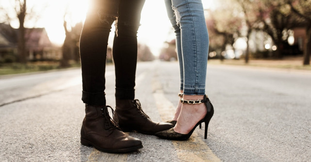 De ce merită să purtați pantofi și cizme din piele sintetică